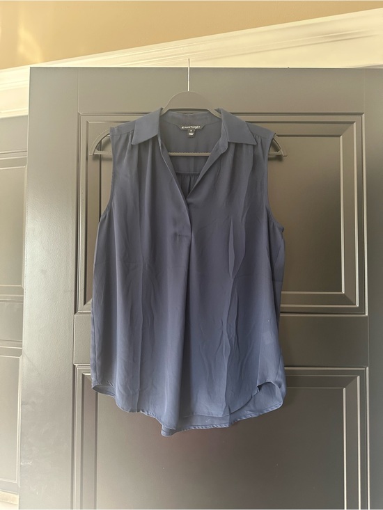41 Hawthorn Tops - 41 Hawthorn Sleeveless Collared V-Neck Camisole in Navy Blue
